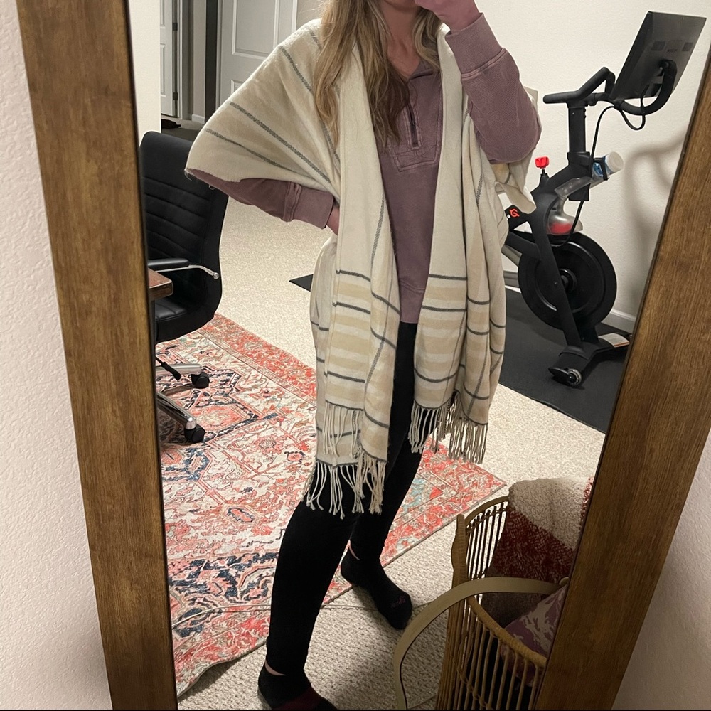 Cozy shawl loft